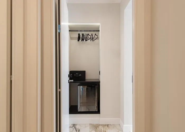 Cola Di Rienzo Boutique